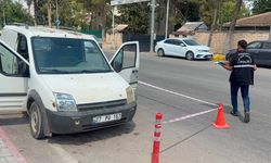 Araç içerisinde silahlı saldırıya uğrayan kişi ağır yaralandı