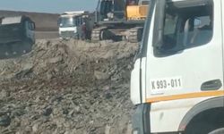 Siirt’te demir yolu inşaatında iş makinesi yandı