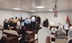 Kızıltepe Belediyesinde Yumurtalı ve Boyalı Protesto