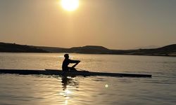 Depremzede Emine, hayata kürek çekerek tutundu