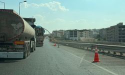 Cizre’de günlerdir kaldırılmayan dubalar trafiği tehlikeye atıyor