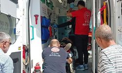 Motosiklet ile otomobil çarpıştı 1 yaralı