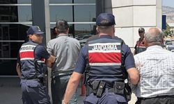 Kamyonetle çarptığı şahsı metrelerce fırlattı