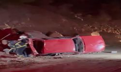 Karşıdan gelen araca yol vermek isterken 200 metrelik uçuruma yuvarlandı