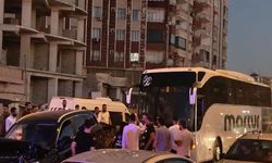 İki otomobil ve 1 otobüs çarpıştı