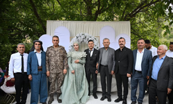 Emniyet Müdürü Sazak, genç çiftin mutluluğuna ortak oldu