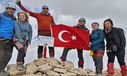 Hakkâri'ye uzanan zirve macerası 7 dağcı Reşko'yu aştı