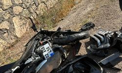 Otomobilin çarptığı motosiklet sürücüsü ağır yaralandı