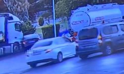 Tırın çarptığı otomobil sürüklendi