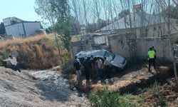 Hafif ticari araç takla attı 4 yaralı