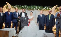 Tuzluca Belediye Başkanı, yeğeninin nikahını kıydı
