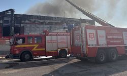 Fabrika yangını söndürüldü