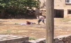 Yaşlı annesini sopa ile öldüresiye dövdü