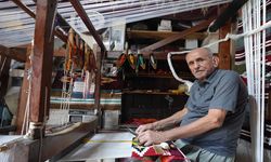 3 metrekarelik dükkanından dünyaya açılıyor
