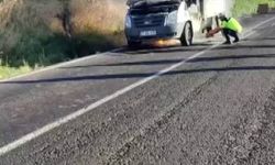 Seyir halindeki kamyonet küle döndü