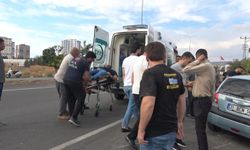 Motosiklet ile otomobil çarpıştı 1'i ağır 2 yaralı