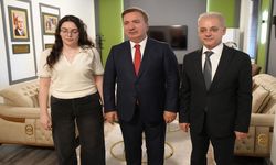Silahlı saldırıda bacağını kaybetmişti: Şimdi başhekim oldu