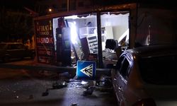Kontrolden çıkan araç konteyner iş yerine girdi 1 yaralı