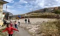 Koşarak geldiler, sımsıkı sarıldılar Jandarmaya