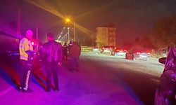 İki otomobil çarpıştı 4 kişi yaralandı