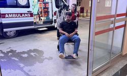 Önündeki araca çarpmamak için refüje çıktı 2 yaralı