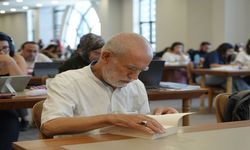 76 yaşındaki adamın kitap aşkı