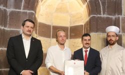 Letonyalı turist Van’da Müslüman oldu