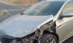 Mardin’de iki otomobil çarpıştı