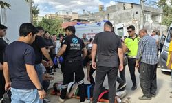 Motosiklet ile servis aracı çarpıştı 1 yaralı