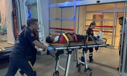 Motosiklet ile otomobil çarpıştı 1 yaralı
