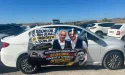 Selçuk Mızraklı tahliye edildi, Demirtaş afişleri dikkat çekti