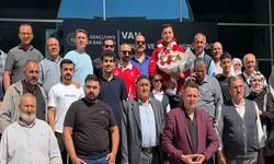 Dünya şampiyonu Furkan Bilici davul zurnayla karşılandı