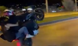 Motosikletle tehlikeli yolculuk kamerada