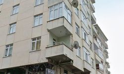 7 katlı binanın ilk 3 katı çöktü