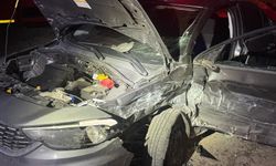 Şarampole yuvarlanan otomobilde sıkışan sürücü kurtarıldı