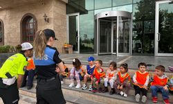 Cizre’de minik öğrencilere polislik mesleği tanıtıldı