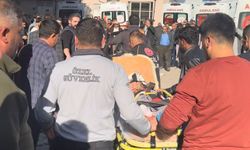 Hakkari'de iki araç kafa kafaya çarpıştı 1 ölü, 7 yaralı