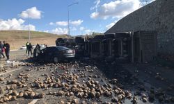 TIR ve otomobilin çarpıştı feci kazada 4 kişi öldü