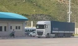 Başkan müjdeyi verdi; Sınırda karşılıklı tır geçişlerine açıldı