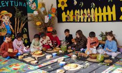 Çocuklar zeytin kırdı, geleneksel üretimle tanıştı