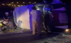 Tarım işçilerini taşıyan minibüs otomobille çarpıştı 1 ölü, 7 yaralı