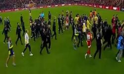 Galatasaray-Fenerbahçe Derbisinin Ardından Sahada Gerginlik Oyuncular Birbirine Girdi