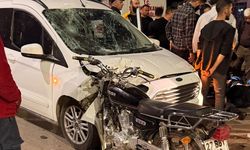 Hafif ticari araç ile motosiklet çarpıştı 1 yaralı
