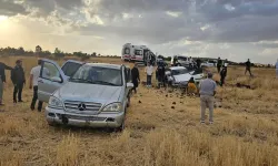 İdil Midyat yolunda iki araç çarpıştı 5 yaralı