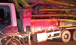 Beton mikseri ile çarpışan araç devrildi 2 yaralı