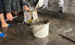 İş yerleri sular altında kaldı