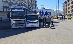 Tır ile hafif ticari araç arasında takip gerilimi kazayla sonuçlandı