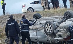 Otomobil takla attı 2 yaralı