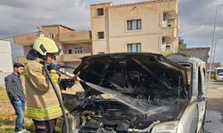 Hafif ticari araçta çıkan yangın söndürüldü