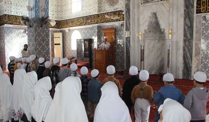 Cizre’de Minikler Camide Buluştu